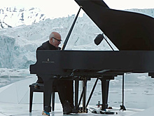 Пианист выступил на льдине в Северном Ледовитом океане