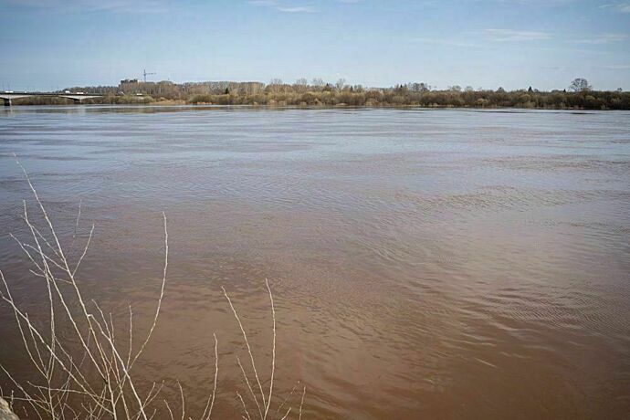 Уровень воды в реке Вятка за сутки поднялся на 13 см