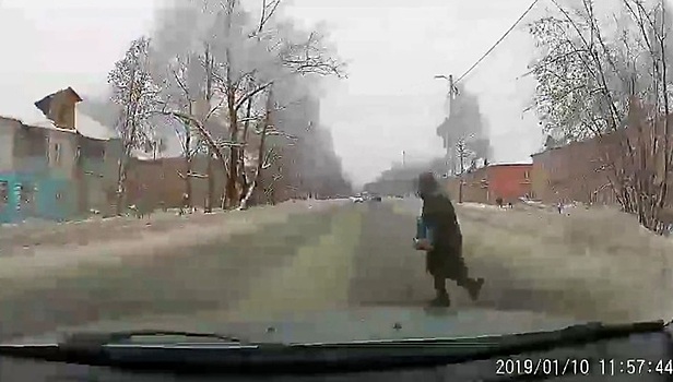 91-летняя бабушка угодила в больницу после наезда в Иванове. Видео