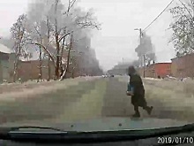 91-летняя бабушка угодила в больницу после наезда в Иванове. Видео