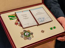 Врачам Ленинского округа вручили награды за помощь больным с COVID-19