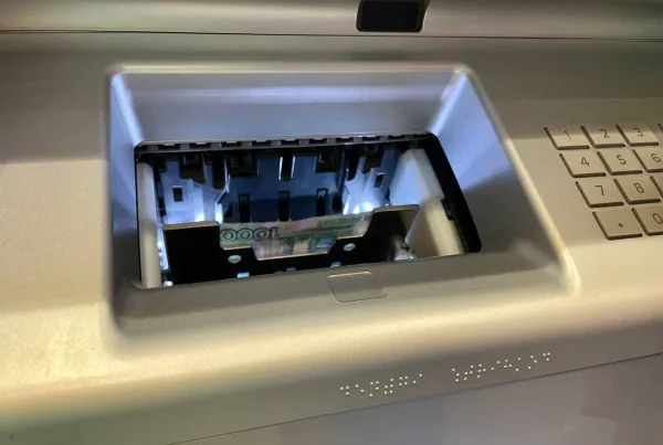 24-летнего самарца задержали после снятия денег в банкомате