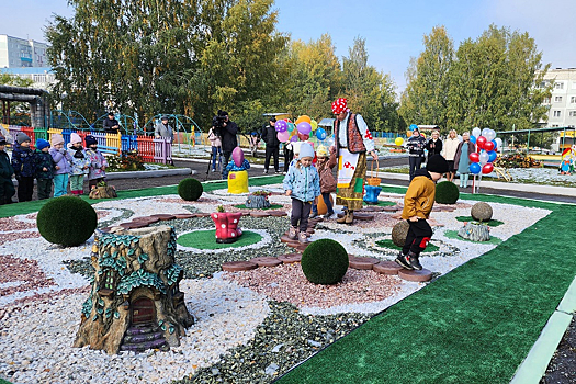 При поддержке СУЭК обновилась территория детского сада