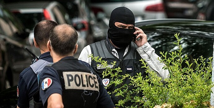 Подозреваемому в подготовке взрыва в Лионе предъявили обвинения