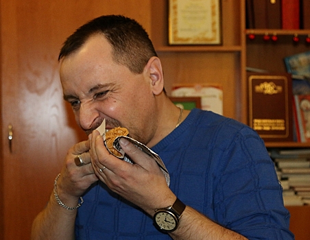 Врач назвал опасный для 30-летних мужчин продукт