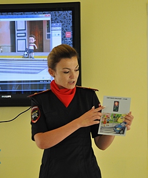В Смоленске сотрудники Госавтоинспекции провели профилактическую акцию «Безопасные каникулы»
