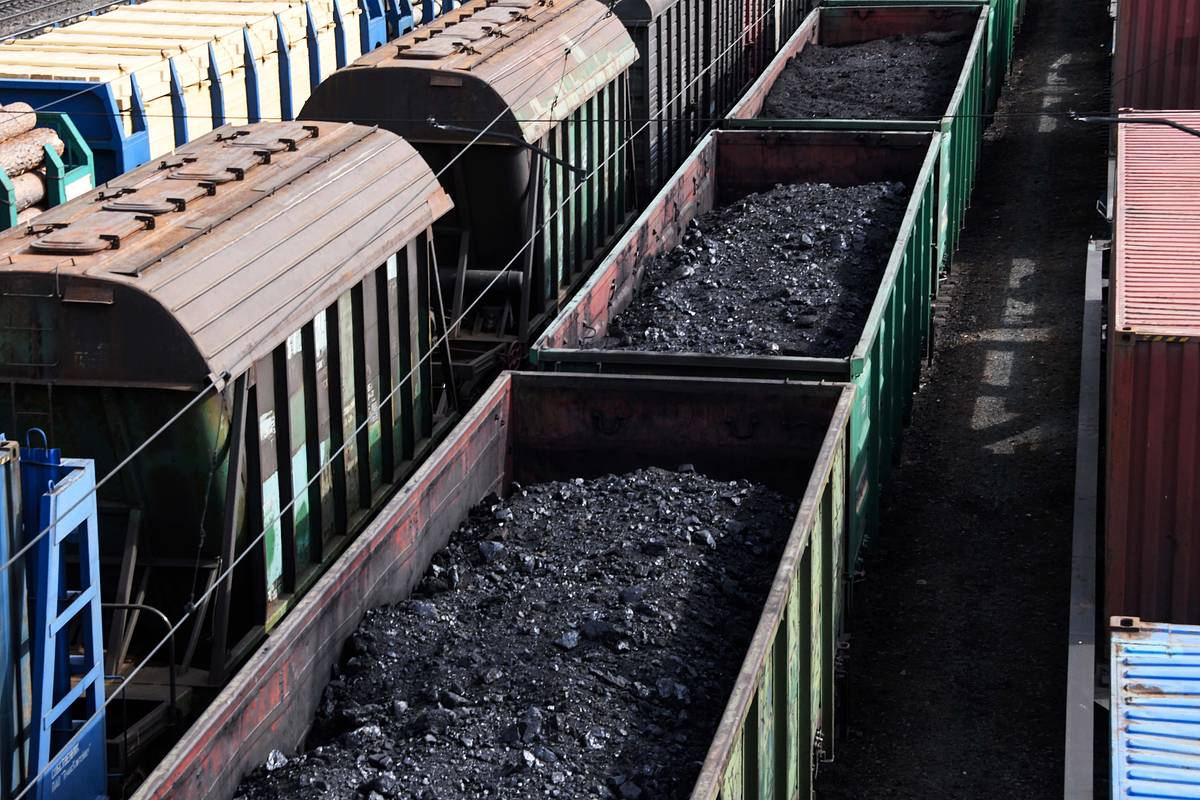 Поставки российского угля в Азию резко снизились