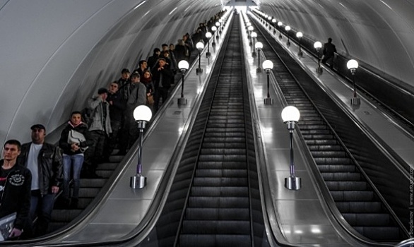Два сбоя в метро: после фиолетовой ветки проблемы начались на серой линии