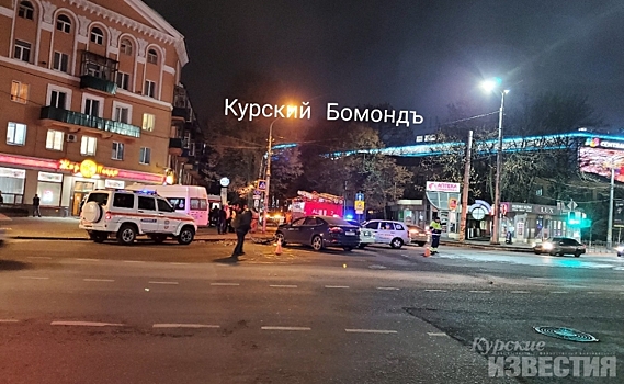 В Курске маршрутка съехала в толпу пешеходов на тротуаре (ФОТО И ВИДЕО)
