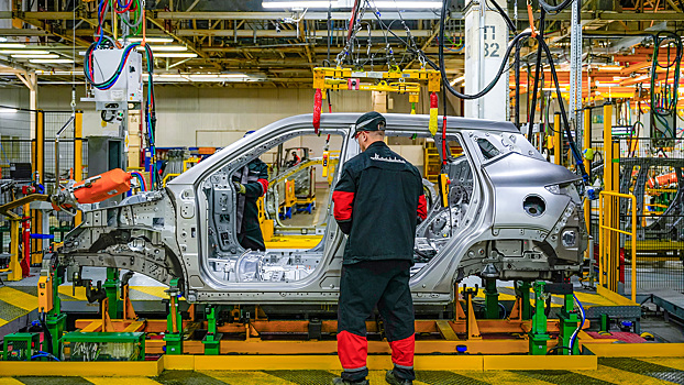 Стало известно, сколько платят на российских автозаводах