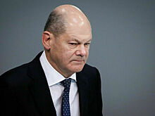 Шольц заявил об отсутствии повода для спекуляций о помощи Deutsche Bank