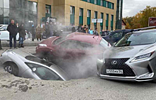 Машину дочери Городецкого узнали в провалившемся в яму Lexus