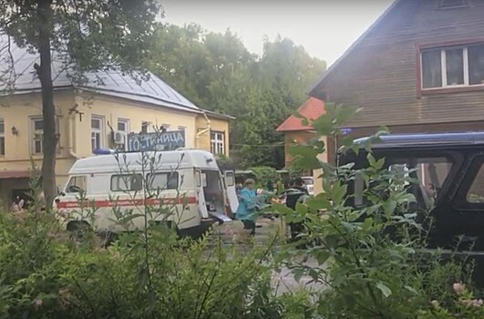 Два человека попали в больницу после стрельбы в Тверской области