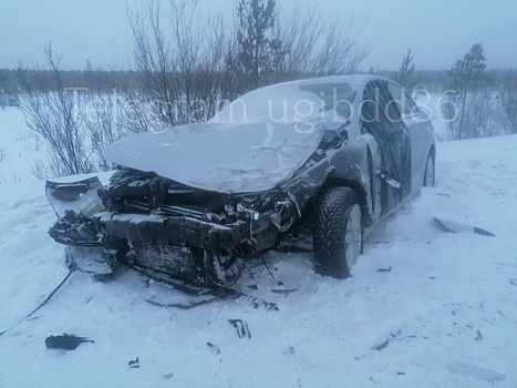 На трассе в ХМАО в аварии пострадали четверо человек