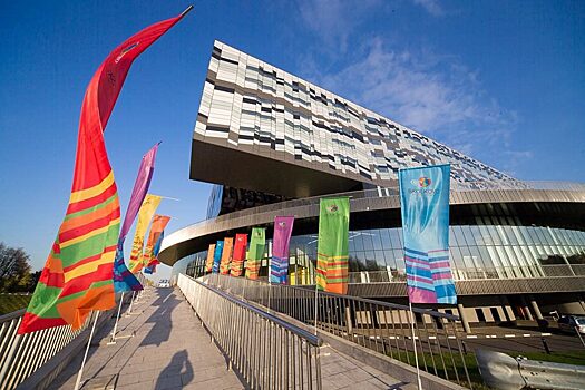 Сбербанк подарил бизнес-школе Сколково 65 млн рублей