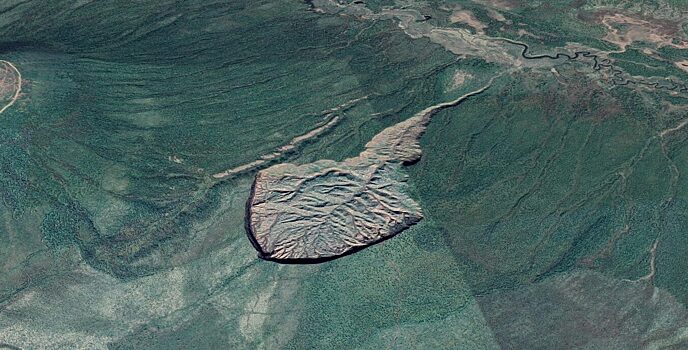 «Ворота в преисподнюю»: почему так называют кратер Батагайка в Якутии