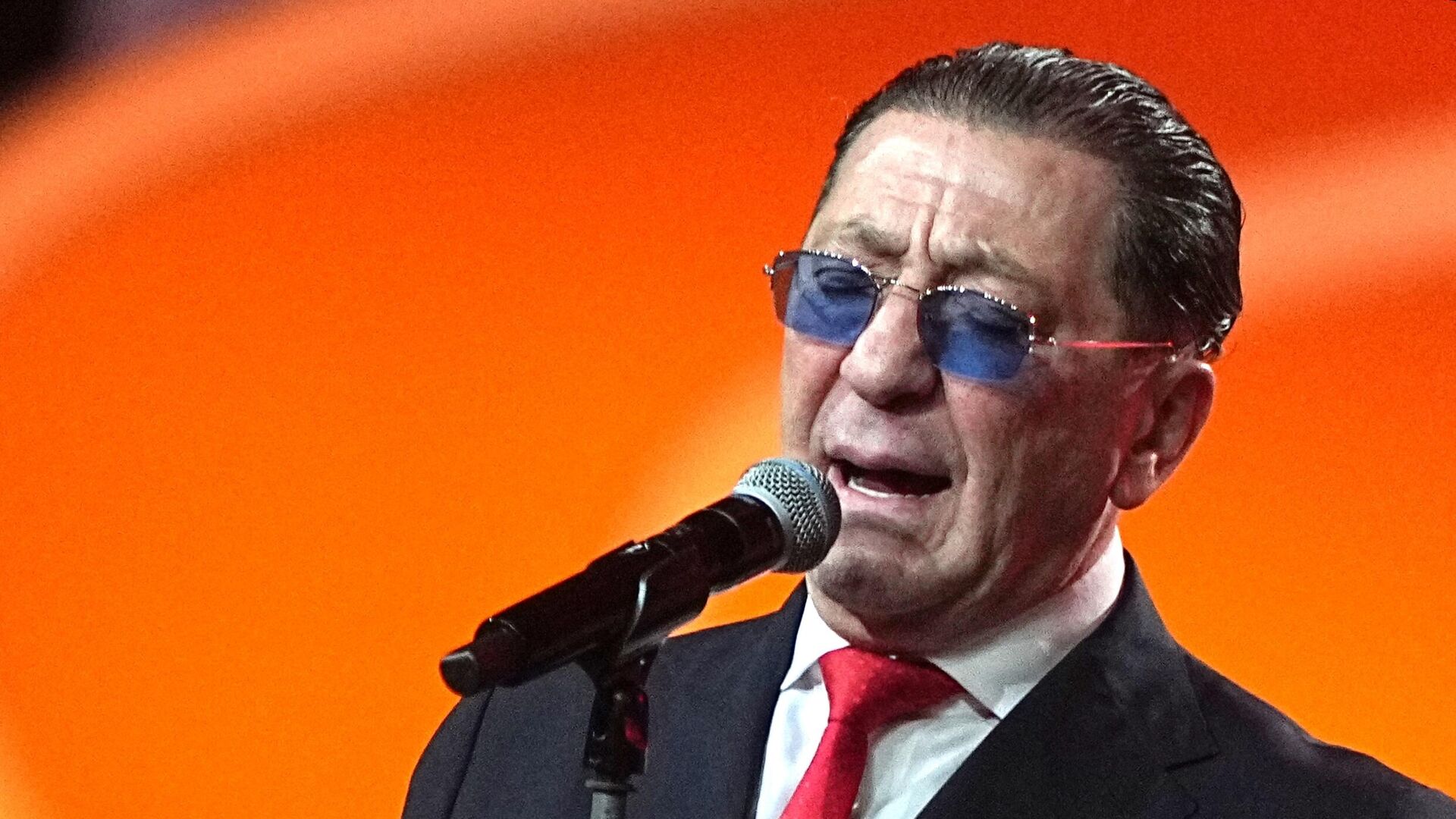 На концерте Лепса в Петербурге произошел скандал со зрительницей