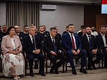 Герои садятся за парты
