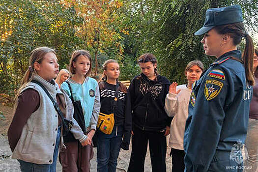 В Саратовской области пятеро школьниц спасли соседку из горящего дома