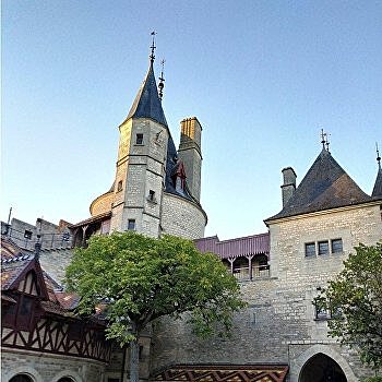 Как «мертвец» из Одессы заработал на замок во Франции