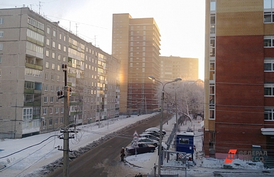 Новосибирцам рассказали, когда нужно бить тревогу из-за холода в подъезде