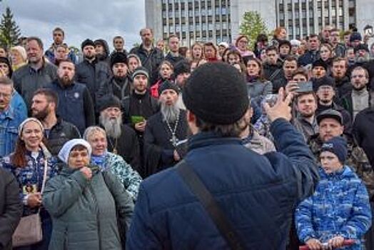 Крест Оксаны Ивановой. Откуда у уральцев и атеизм, и «православный талибан»