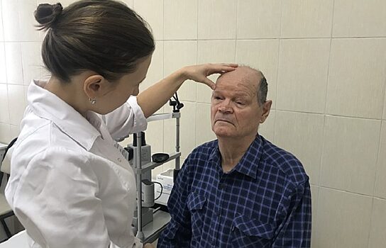 В Тюмени пожилому мужчине врачи вернули зрение, который не видел 20 лет