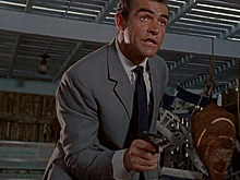 Пистолет из фильма о Джеймсе Бонде продали за четверть миллиона долларов