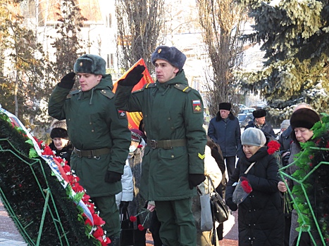 В Курске почтили память воинов-афганцев