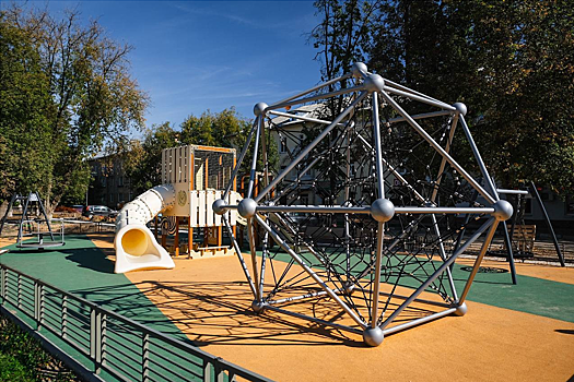 В Орехово-Зуевском городском округе продолжается благоустройство сквера Ликино-Дулева