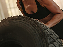 Многодетная мать выиграла соревнования за звание самой сильной женщины