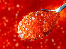 Роскачество признало более 80% красной икры некачественной