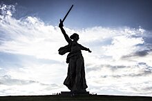 В Волгограде после реставрации открыли монумент "Родина-мать зовет!"