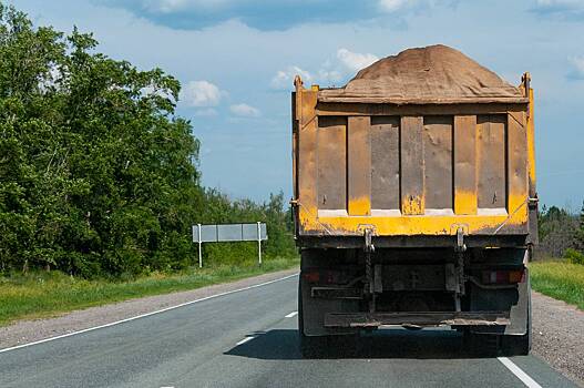 В украинском регионе грузовик наехал на рухнувший мост