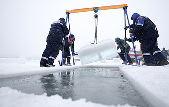 В Сибири сократилось число крещенских купелей из-за оттепели