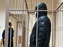 Суд продлил арест экс-начальнику Центрального ОБЭП Новосибирска Умерову по делу о взятке