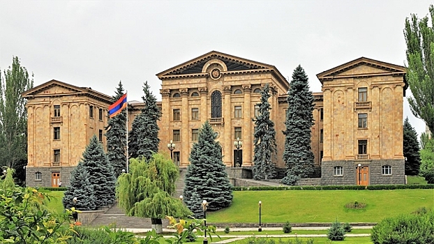 В парламенте Армении произошел конфликт между депутатами