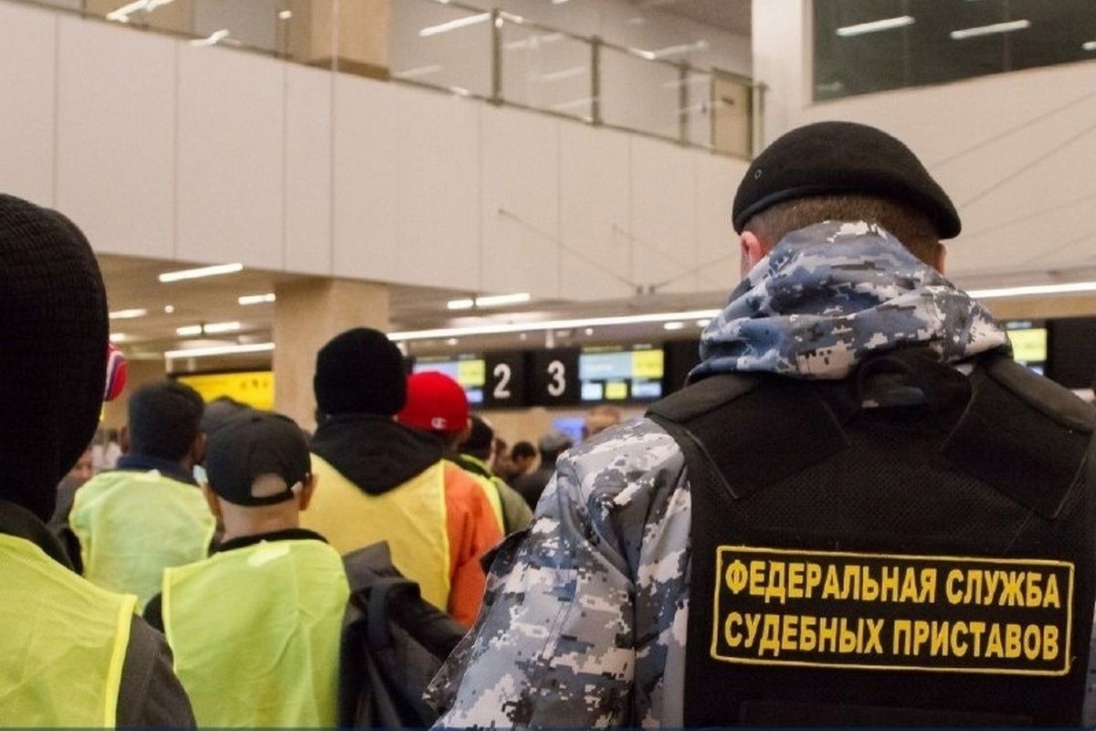 Из Калужской области депортировали 51 нелегального мигранта за нарушение режима пребывания