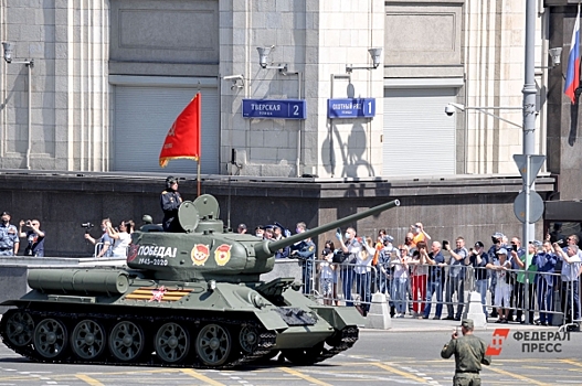 Минобороны забрало танк Т-34 с мемориального кладбища под Калининградом