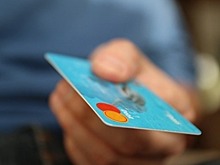 Должникам прощают долги для новых кредитов, считает эксперт