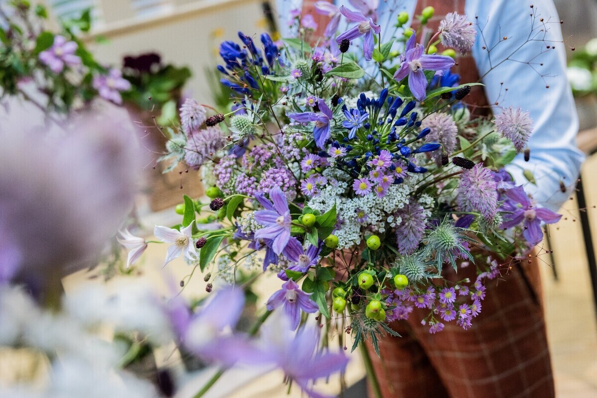 Студентка в Чите перевела мошенникам более 300 тысяч за букет цветов
