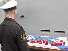 Путин посмертно наградил погибших подводников