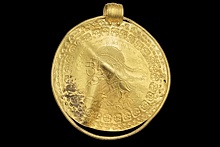 Найден золотой диск с древнейшим упоминанием Одина
