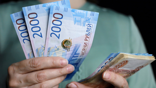 Эксперты объяснили, почему россияне сократили вложения в депозиты