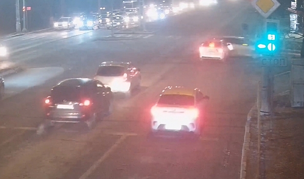 Опубликовано видео ДТП, в котором пострадала 3-летняя девочка в Волгограде