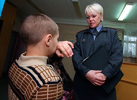 В РФ предложили помещать детей в центры временного содержания правонарушителей по просьбе родителей