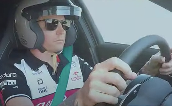 Видео: Райкконен тестирует Alfa Romeo Gulia GTA и GTAm