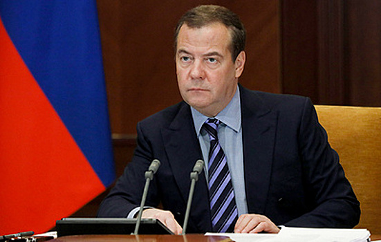 Медведев в ответ на слова Подоляка предупредил, что "видеовключение из Ялты" будет из СИЗО
