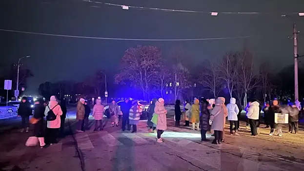 В Кривом Роге люди перекрыли дорогу и трамвайные пути