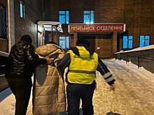 Самарские полицейские на трассе ночью пришли на помощь беременной женщине